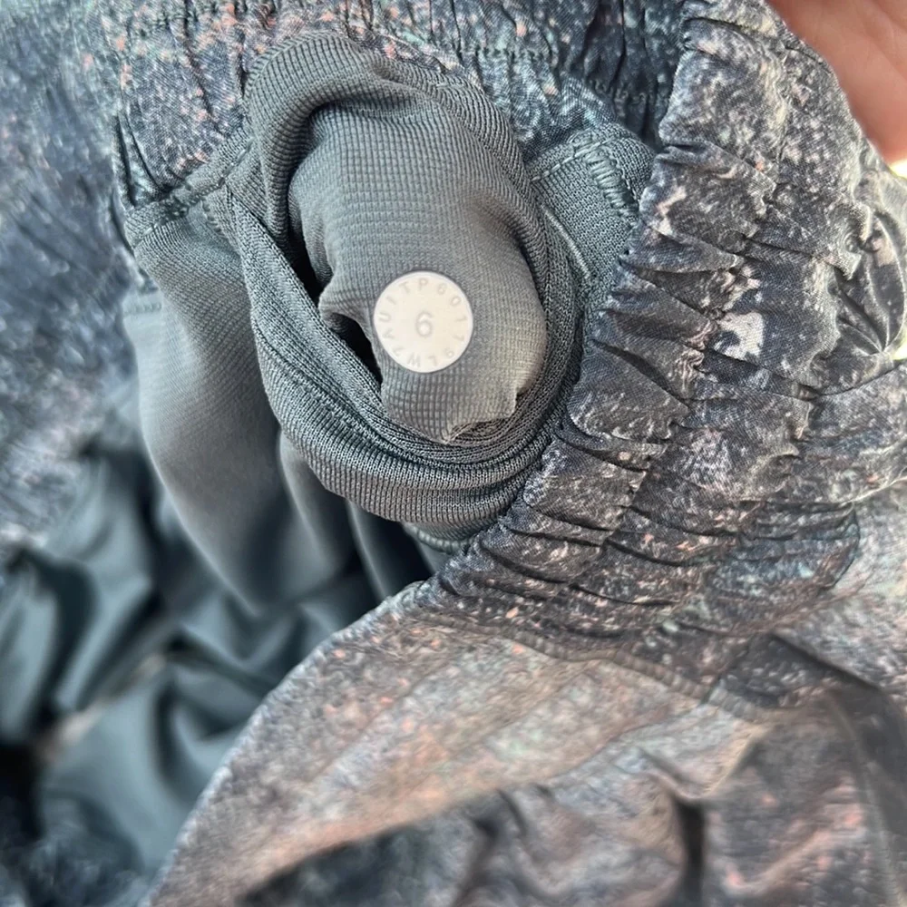Lululemon Hotty Hot Short II *Long 4" Azurite Mint Tint Multi / Mystic Green 6 - Picture 12 of 15